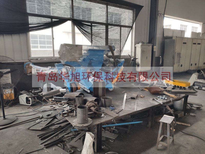 路面拋丸機主機組裝中